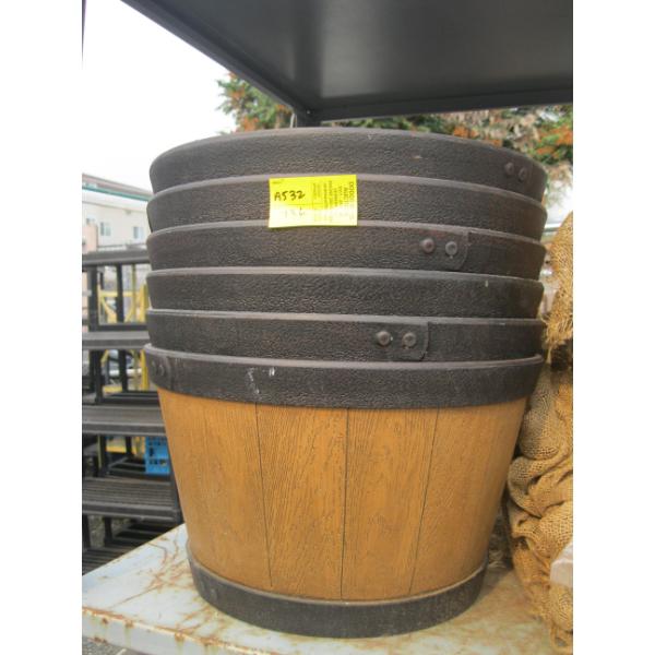 6 PLASTIC BARRELL LOOK PLANTERS