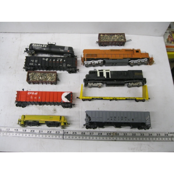 10 TRAIN CARS  - VARIOUS SIZES