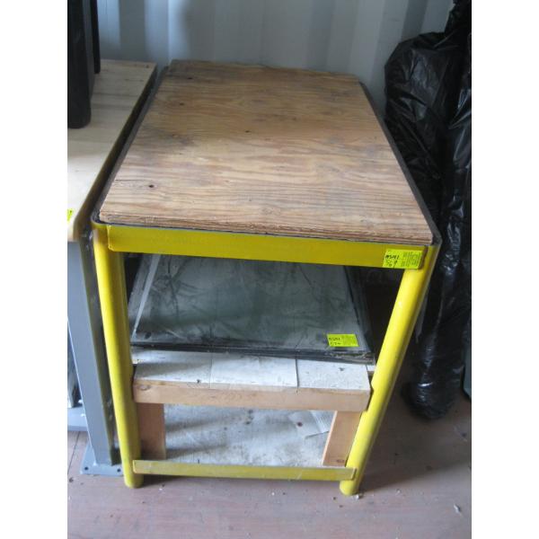 METAL STAND