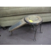 Image 1 : VINTAGE SHOE SALESMAN'S CHAIR