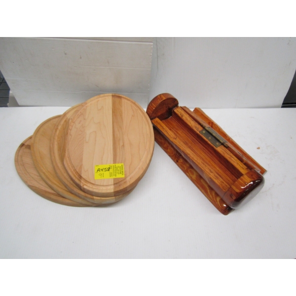 4 OVAL CUTTING BOARDS & A STORAGE BOX