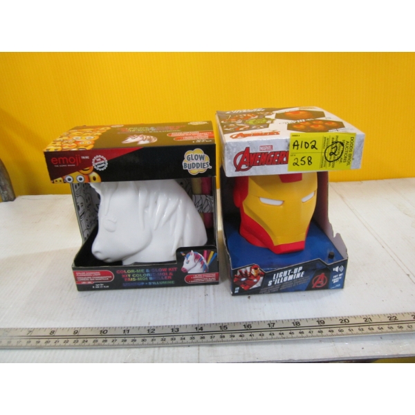GLOW BUDDIES UNICORN & AVENGERS LIGHT UP FIST