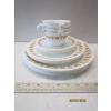 Image 3 : 2 FLATS OF MISC. CORELLE DISHES, MEASURING CUPS, ETC.