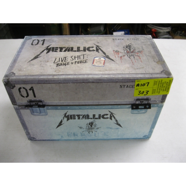 METALLICA BOX W/VHS TAPES