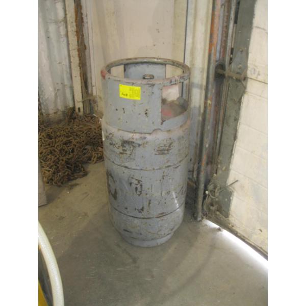 PROPANE TANK FOR A FORKLIFT