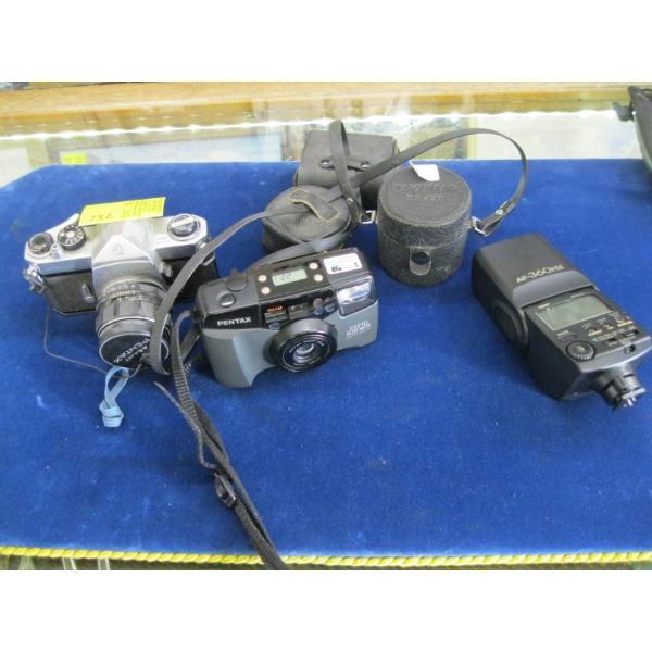 PENTEX ASAHI SPORTMATIC 35MM CAMERA W/EXTRA LENS, FLASH & NEWER 35MM PENTEX & TRIPOD STAND