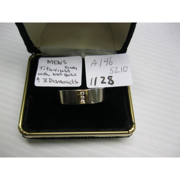 MENS TITANIUM BAND W/3 DIAMONDS, SZ 10