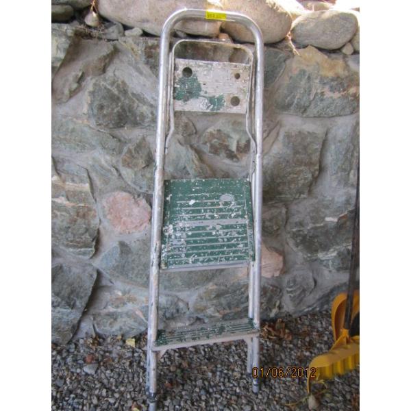 2 STEP PAINTER'S LADDER