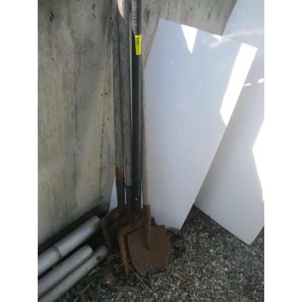 4 SHOVELS