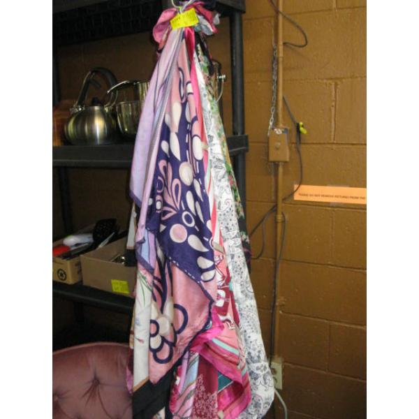 BUNDLE OF SCARVES