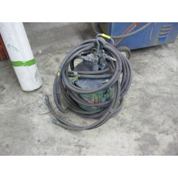 PAINT POT W/HOSES