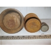 Image 2 : 3 ROUND BUTTER MOLDS