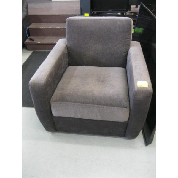 SWIVEL CHAIR
