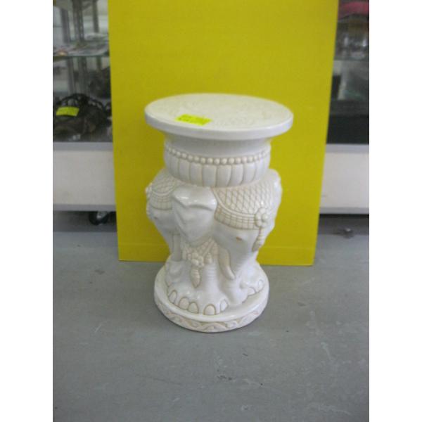 CERAMIC BASED ELEPHANT STAND