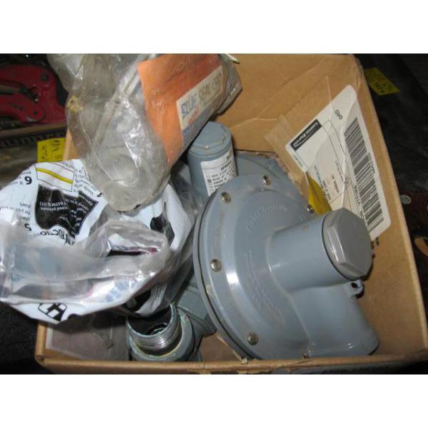 BOX W/ASST. NEW GAS REGULATORS