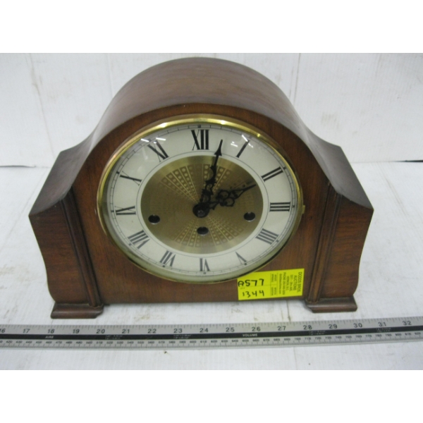 WOOD CASED MANTLE CLOCK