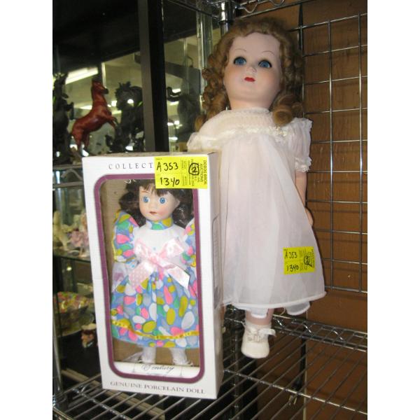 2 DOLLS