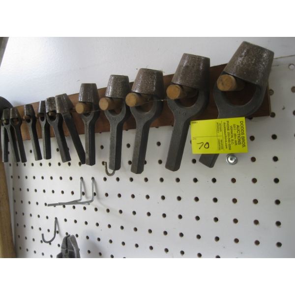 SET OF HOLE PUNCHES