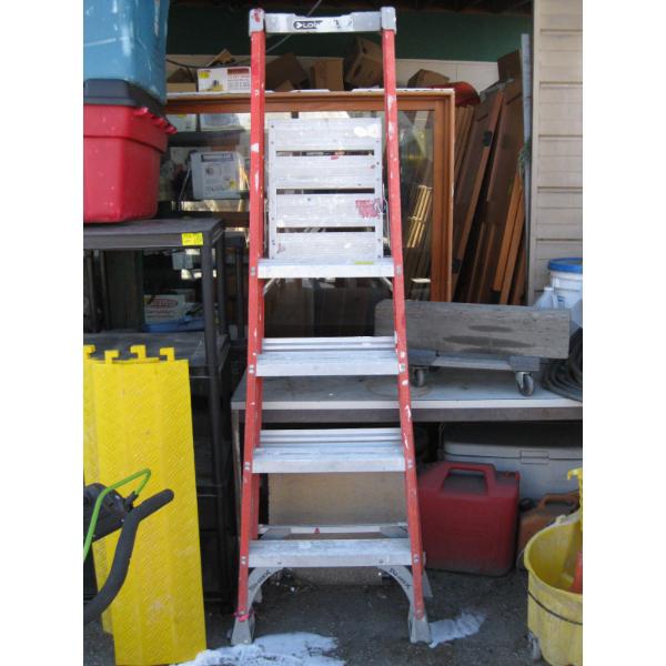 6' FIBREGLASS & ALUMINUM PAINTER'S LADDER