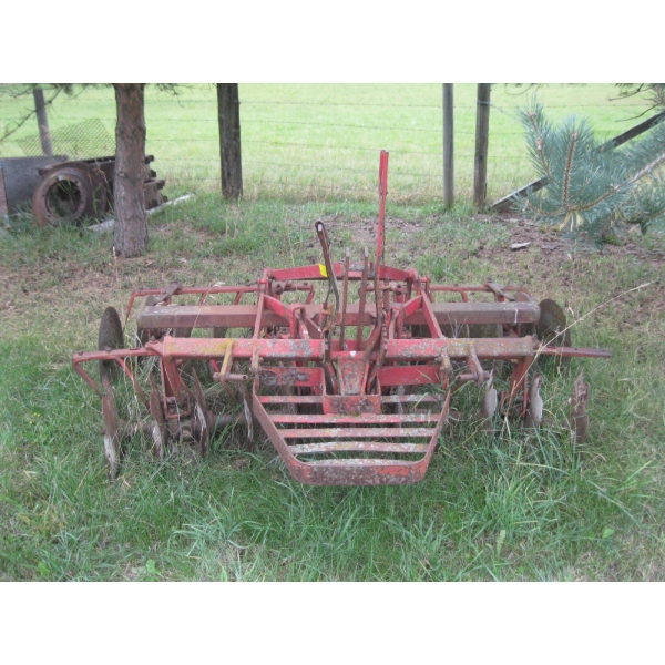 MASSEY HARRIS SET OF DISCS