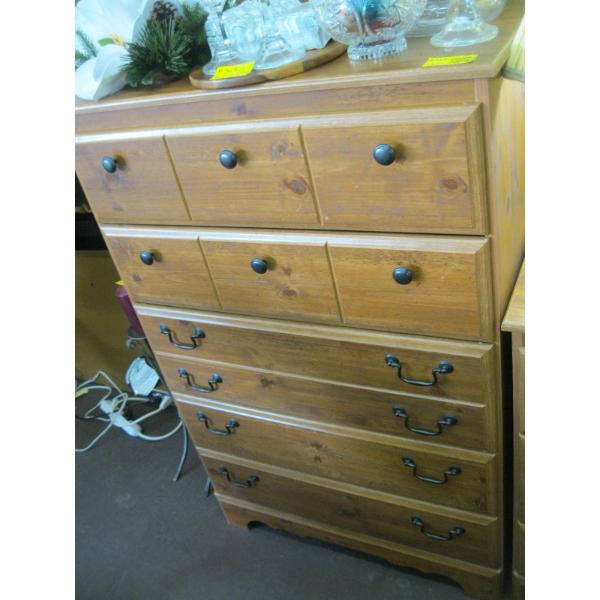 5 DRAWER CHEST OF DRAWERS