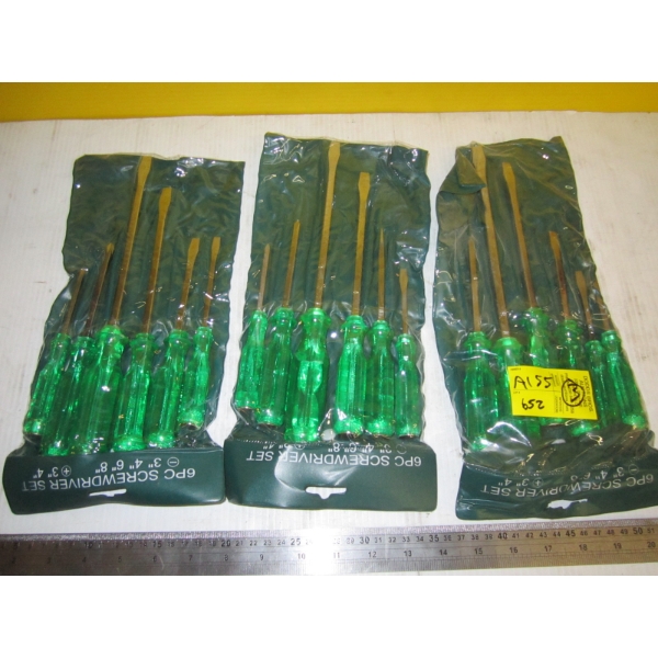 3 SCREWDRIVER SETS