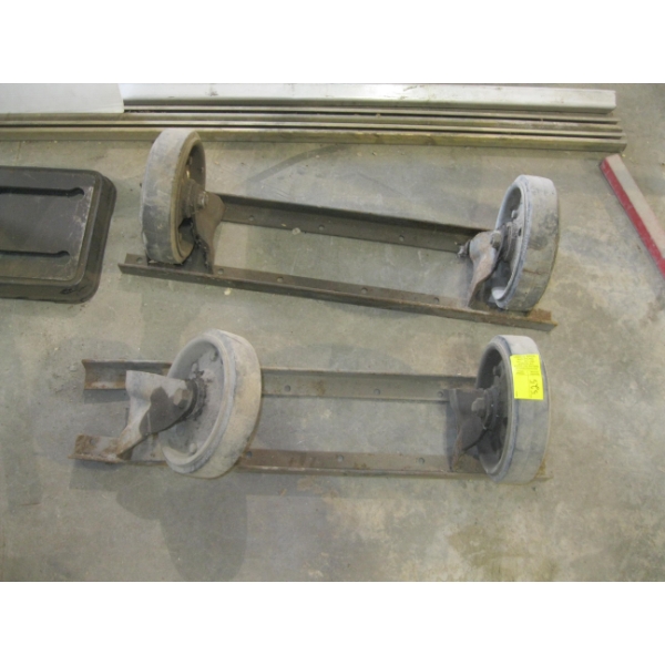 SET OF CASTORS MOUNTED TO BRACKETS - 1 BENT