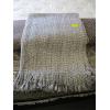 Image 1 : THROW RUG W/TASSLES - GREY/WHITE