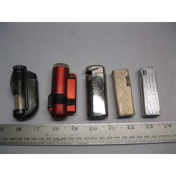 BAG W/5 LIGHTERS
