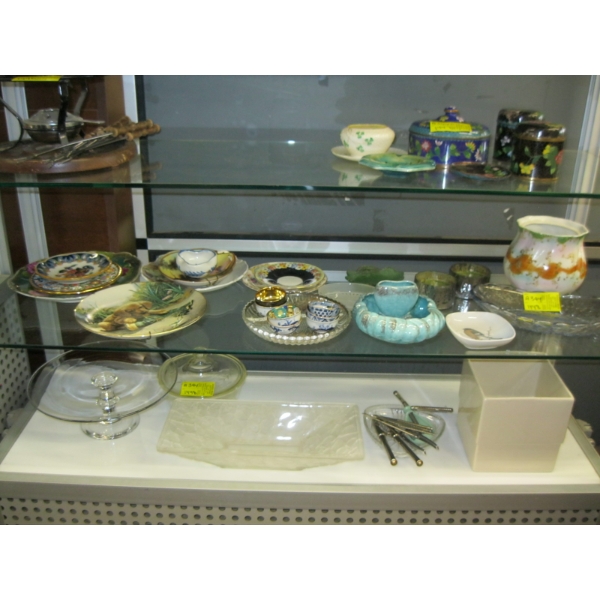 MISC. COLLECTOR PLATES, POTTERY PIECES, GLASSWARE, ETC.