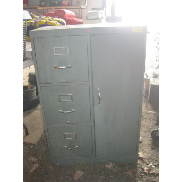 3 DRAWER FILING CABINET W/SAFE