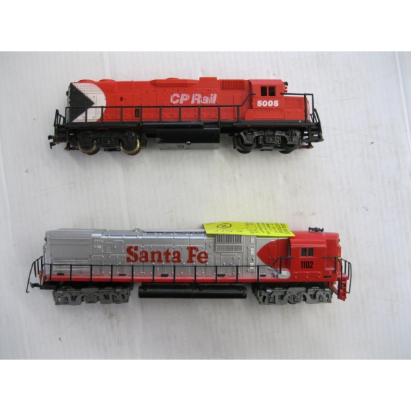 2 HO SCALE TRAIN ENGINES 