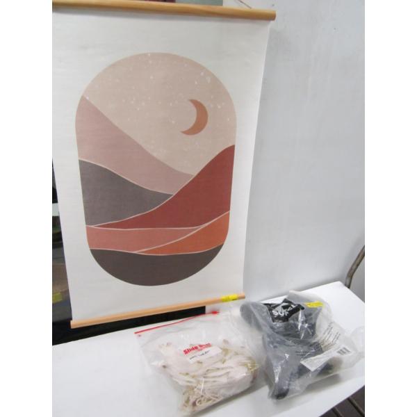 NEW SORRELL BOOT LINERS, WALL DÉCOR & ROLL OUT WALL HANGING