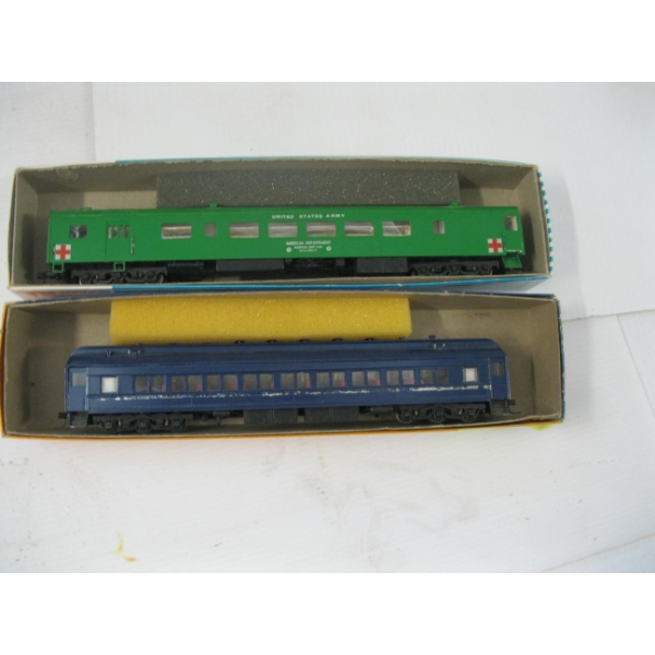2 TRAIN CARS