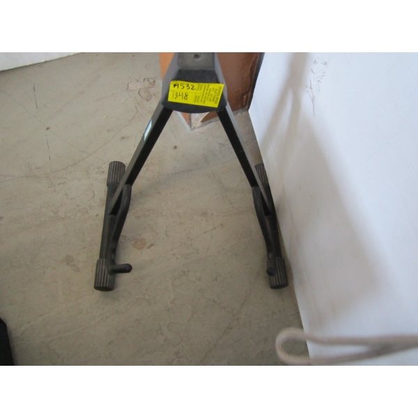 GUITAR STAND