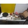 Image 3 : 2 BOXES OF FAN, CAST IRON POT, DÉCOR, ETC.