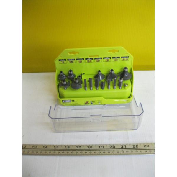 SET OF RYOBI ROUTER BITS