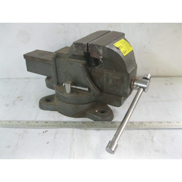 5" SWIVEL BENCH VISE