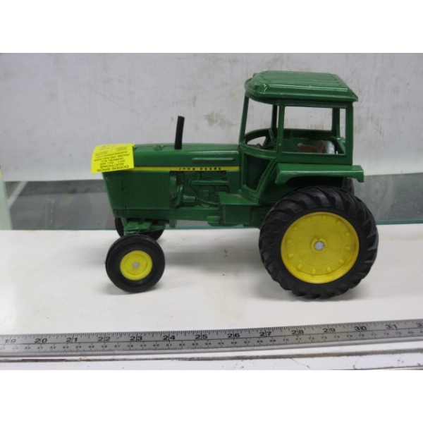 JOHN DEERE DIECAST TRACTOR