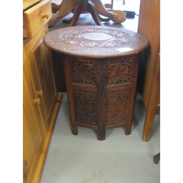 ROUND CARVED TABLE W/FOLDING BASE