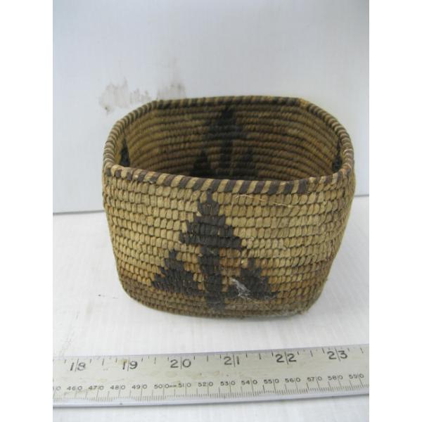 WOVEN BASKET