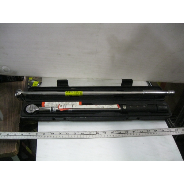 MASTERCRAFT 1/2" DRIVE TORQUE WRENCH & A 1/2" DRIVE SWING BAR