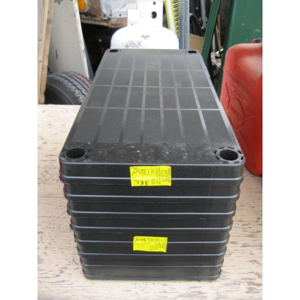 PLASTIC SHELF UNIT