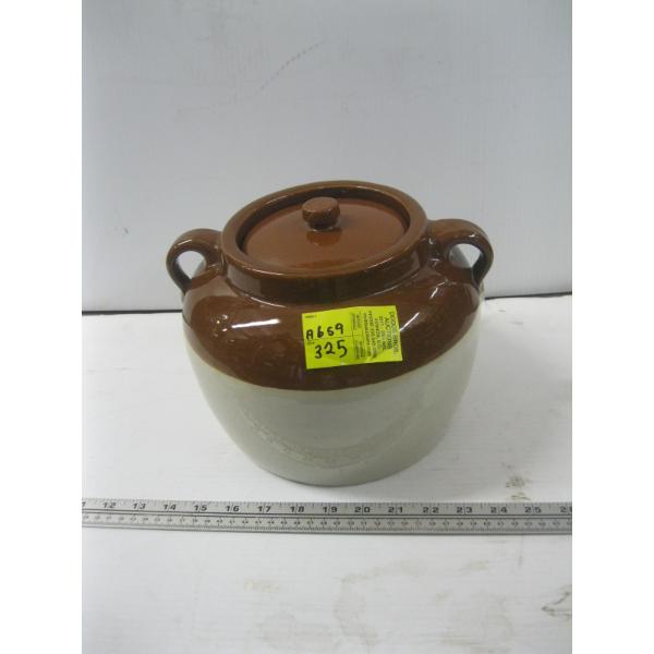CROCKERY LIDDED BEAN POT