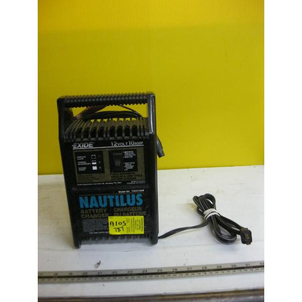 NAUTILUS 12V 10AMP BATTERY CHARGER