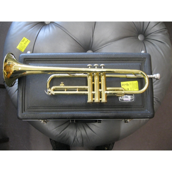 BUNDY TRUMPET IN CASE