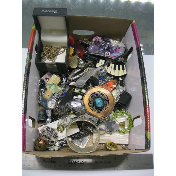 BOX OF JEWELLERY