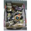 Image 1 : BOX OF JEWELLERY