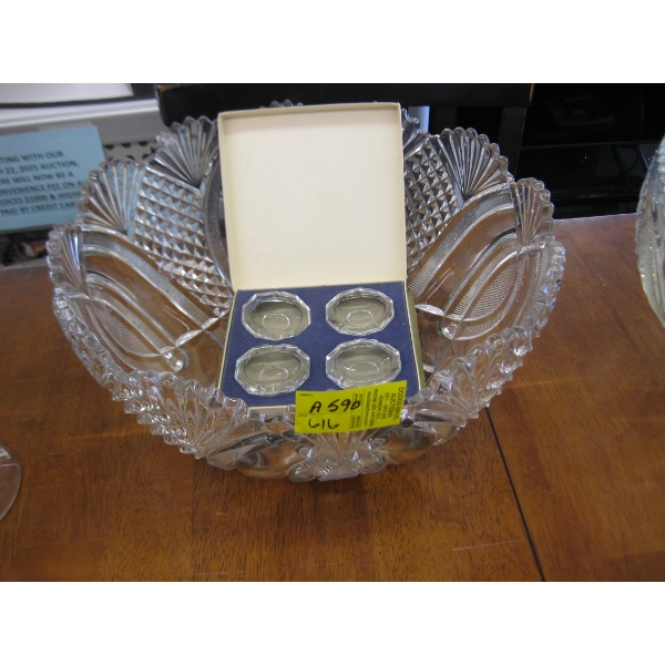LG. GLASS BOWL & SET OF 4 GLASS ASHTRAYS