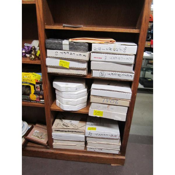 3 SHELVES OF COLLECTABLE PLATES